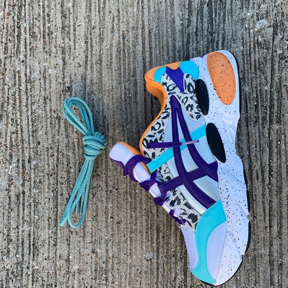 ASICS Gel-BND “Zebra” (SZ 10.5) BONUS LACES - Picture 6 of 6